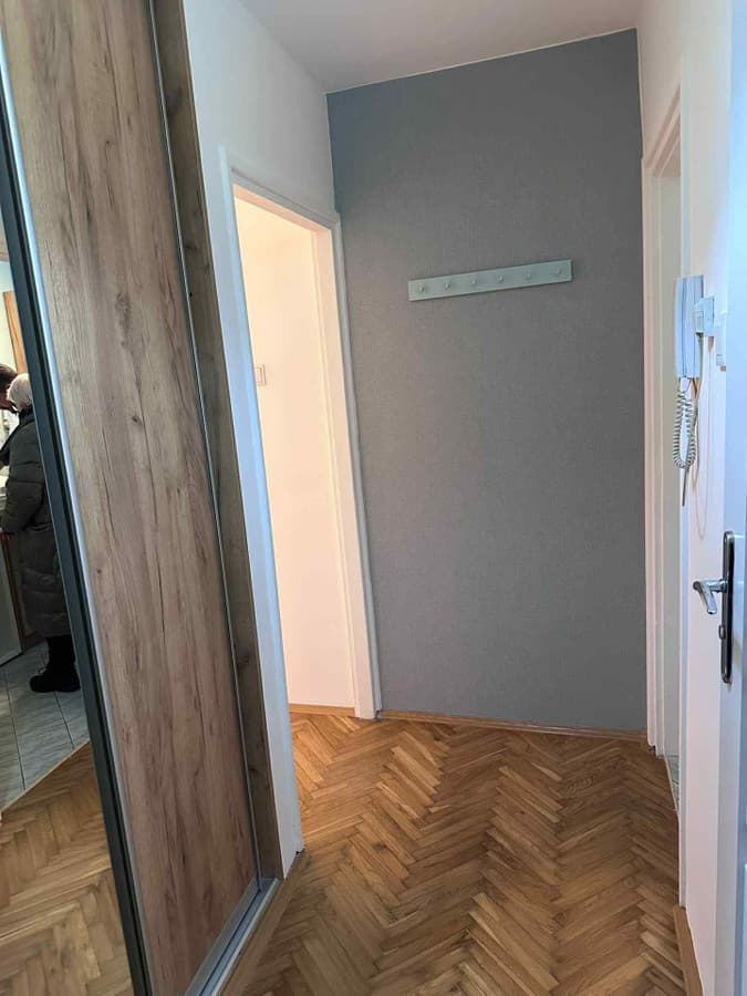 Funkcjonalne mieszkanie przy ul. Juliusza Lea w Krakowie - Zdjęcie 1/12