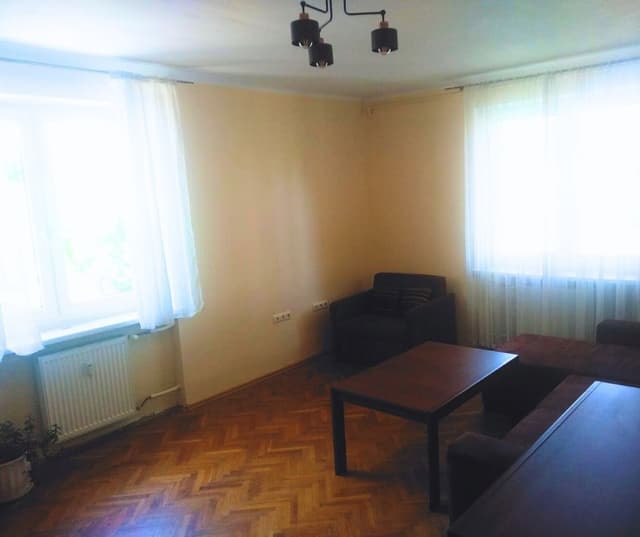 Przestronne 40m² z osobną kuchnią w zielonej części Andrzejowa - Zdjęcie 3/9