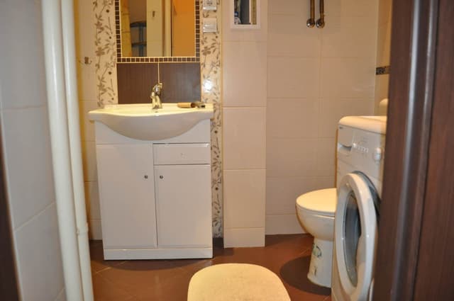 Przytulne 35 m² w sercu Pragi-Południe, w pełni umeblowane - Zdjęcie 5/9