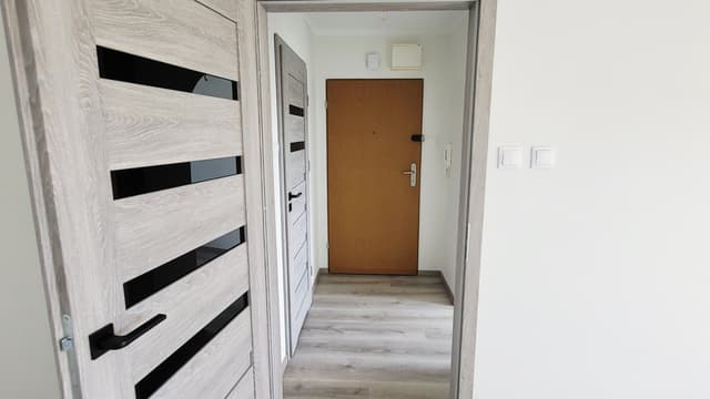 Przytulne mieszkanie w kamienicy na Pogodnie, gotowe do wprowadzenia - Zdjęcie 2/8