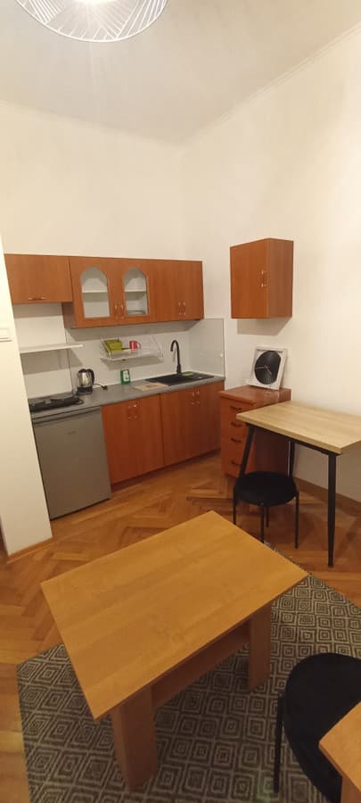 Świeżo po remoncie przy UŁ i centrum Łodzi, parking - Zdjęcie 3/6