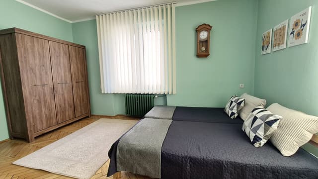 Przestronne 40 m² przy al. 1 Maja - miejski komfort w dobrej cenie - Zdjęcie 3/12