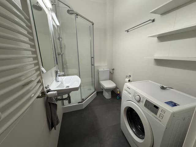 Funkcjonalne mieszkanie na Pradze-Północ - Zdjęcie 4/4