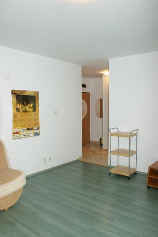Przytulne 40m² na Ochocie - świetna lokalizacja, pełne wyposażenie - Zdjęcie 3/5