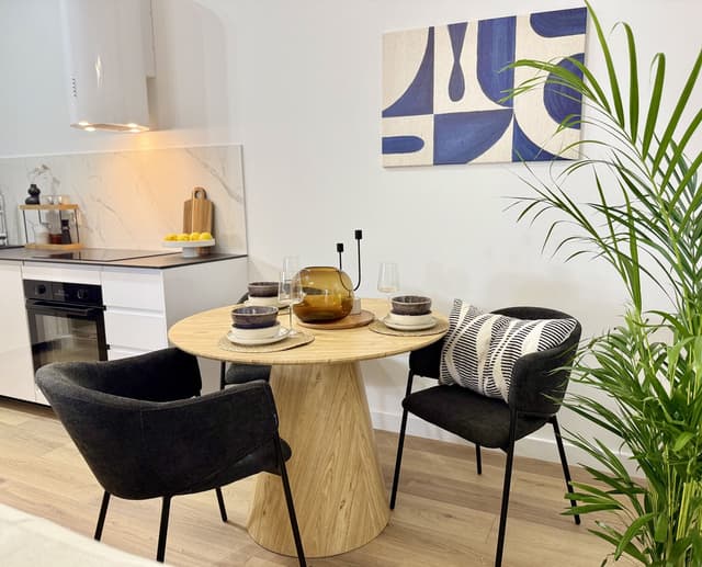 Inwestycyjne mieszkanie na Starym Mieście - wynajęte - Zdjęcie 2/13