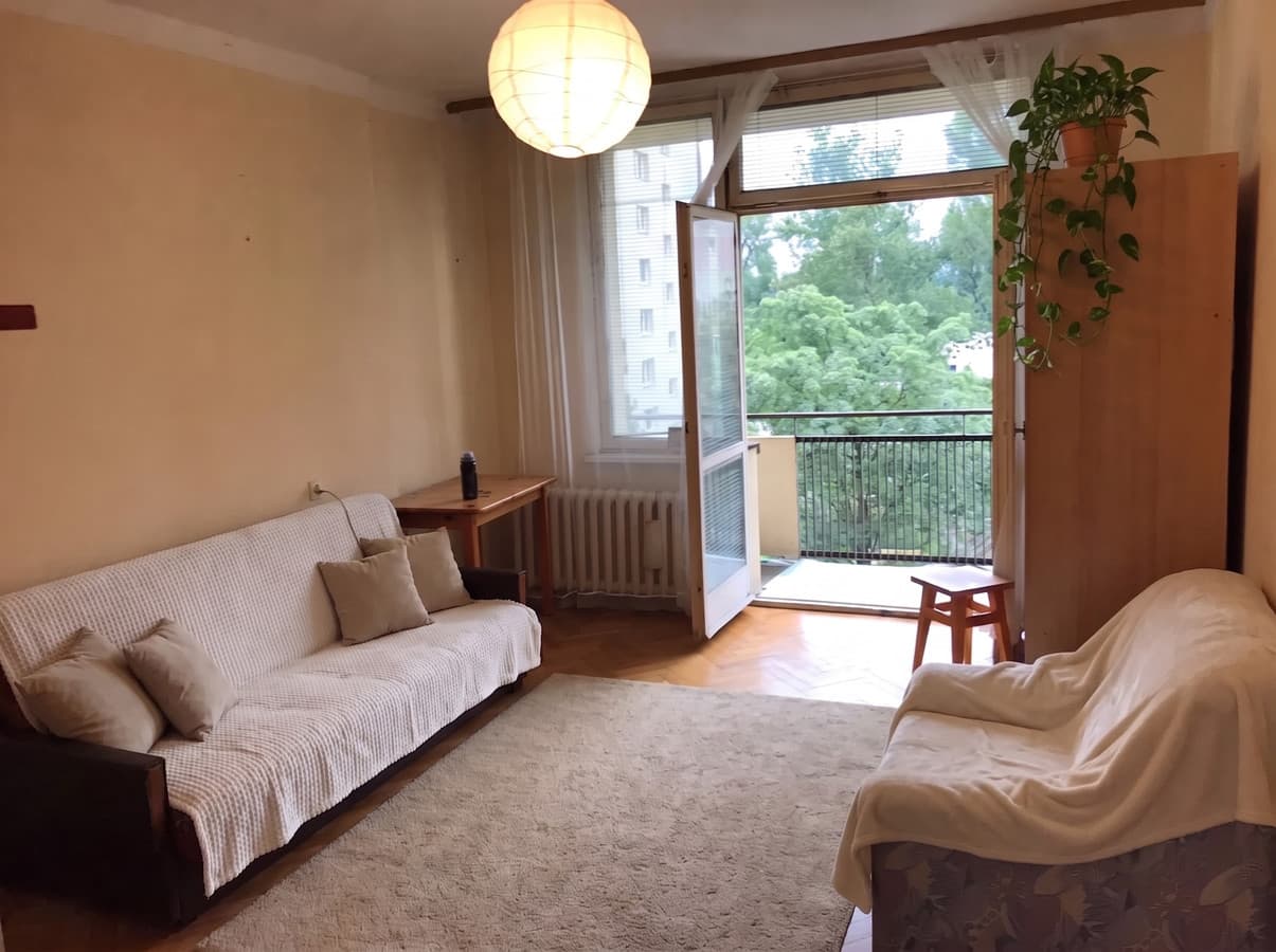 Jasna kawalerka z dużym balkonem w Krowodrzy – ul. Lea - Zdjęcie 1/5