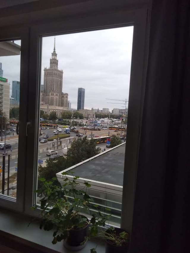 Przestronne 26 m² w sercu Warszawy - Śródmieście - Zdjęcie 3/6