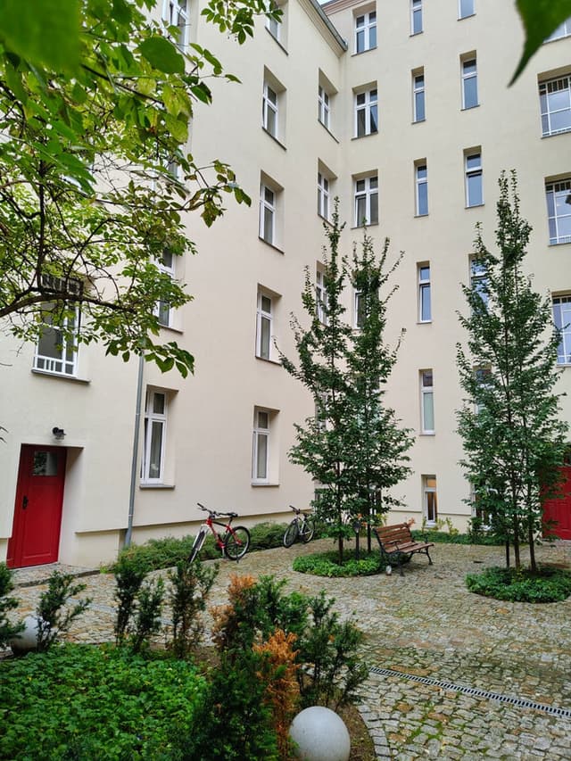 Stylowa kawalerka w odrestaurowanej kamienicy na Jeżycach - Zdjęcie 2/11