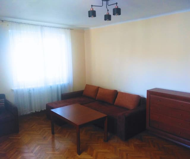 Przestronne 40m² z osobną kuchnią w zielonej części Andrzejowa - Zdjęcie 2/9