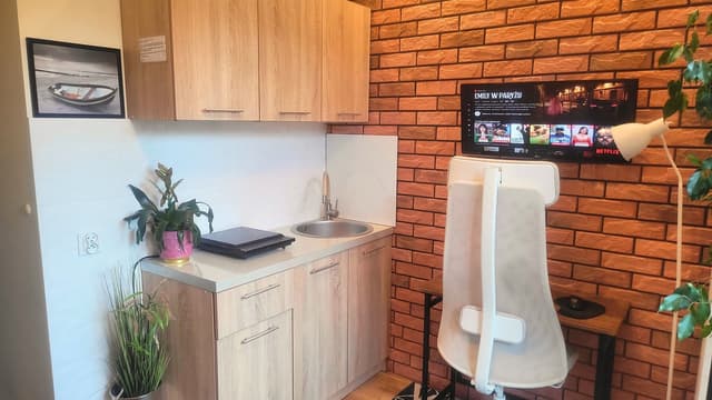Przytulna kawalerka 12m² w nowym osiedlu na Ochocie - Zdjęcie 2/5
