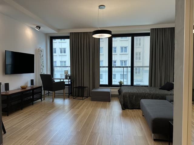 Przestronne 34 m² w centrum Warszawy przy ul. Dzielnej - Zdjęcie 2/12