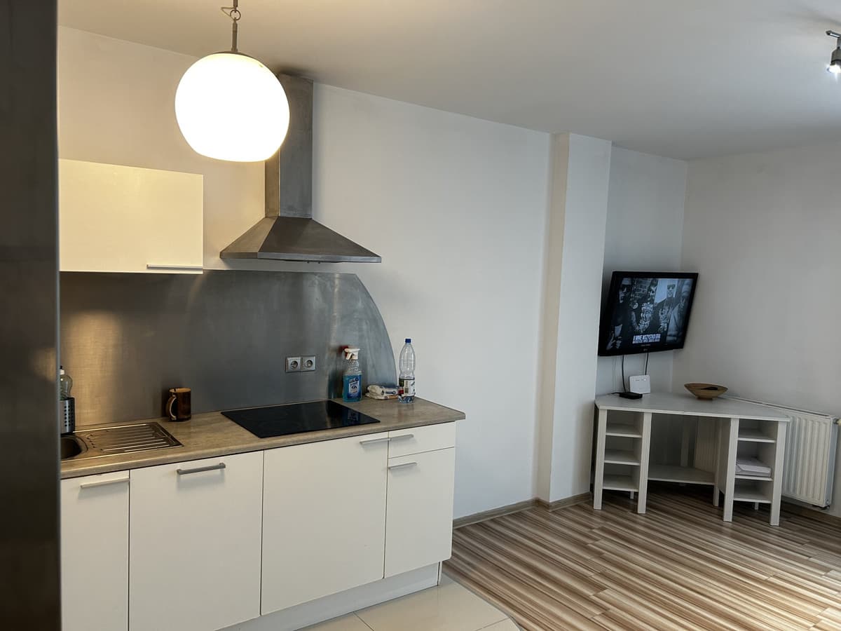 Nowoczesna kawalerka w sercu Rataj - doskonała lokalizacja - Zdjęcie 1/7