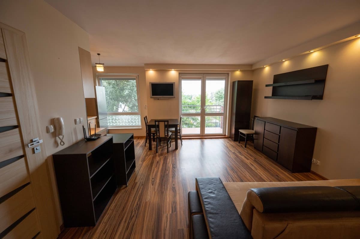 Przytulne 2-pokojowe mieszkanie w sercu Krzyków, w pełni wyposażone - Zdjęcie 1/8