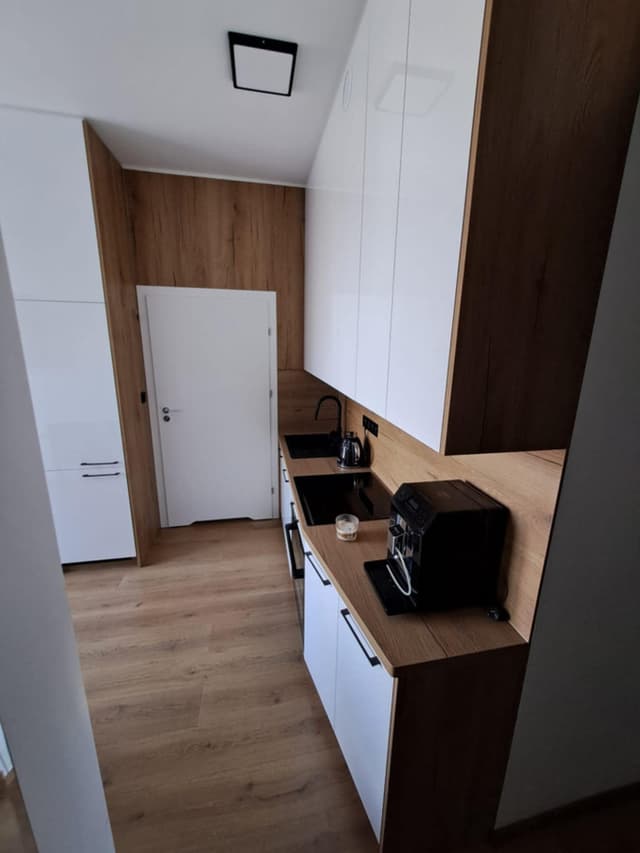 Umeblowane mieszkanie z balkonem - Włochy - Zdjęcie 5/13