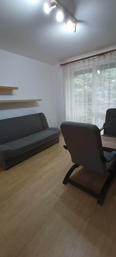 Przestronne mieszkanie w zielonej części Wawra - Zdjęcie 2/12