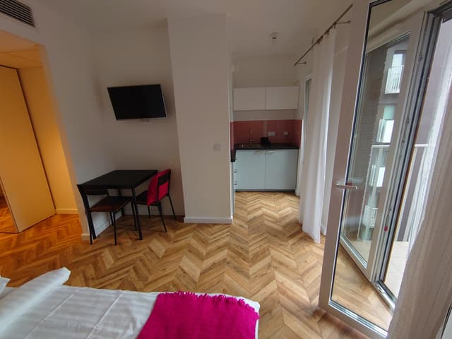 Przytulna kawalerka na Pradze-Południe, gotowa do zamieszkania - Zdjęcie 5/19