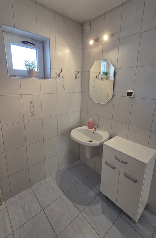 Przytulna kawalerka z widokiem na ogród, Gdańsk Siedlce - Zdjęcie 4/7