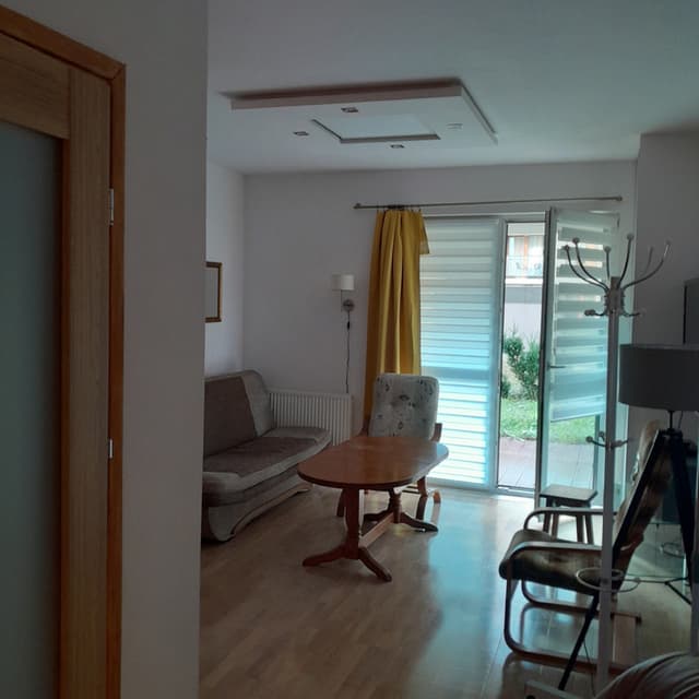 Funkcjonalne mieszkanie w Krakowie do wynajęcia - Zdjęcie 3/4