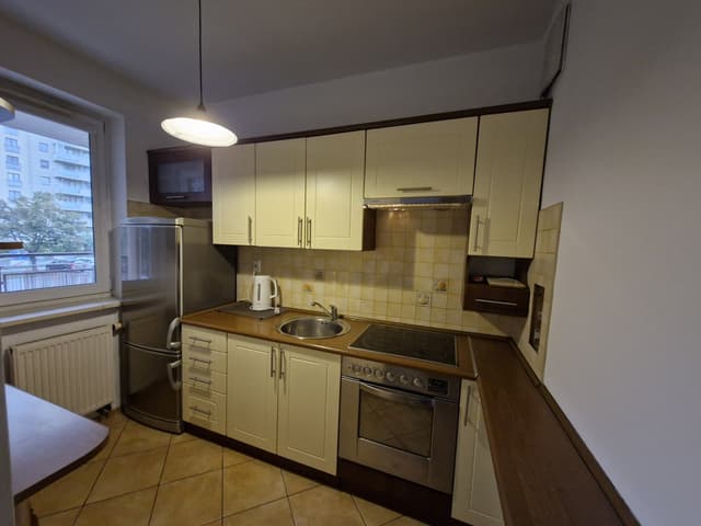 Funkcjonalne mieszkanie w Warszawie - wynajem - Zdjęcie 5/14