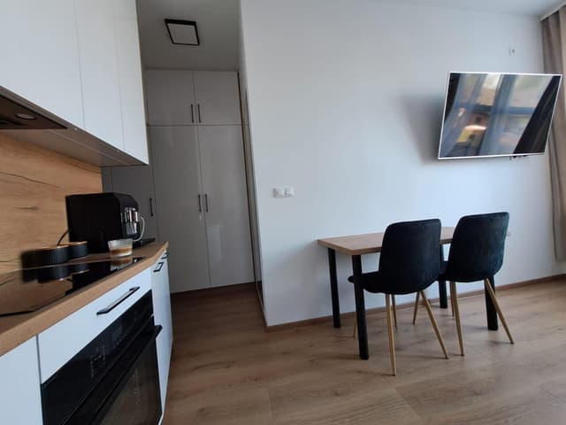 Umeblowane mieszkanie z balkonem - Włochy - Zdjęcie 2/13