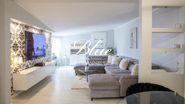 Stylowy, przestronny apartament w kamienicy przy ul. Swarożyca - Zdjęcie 2/20