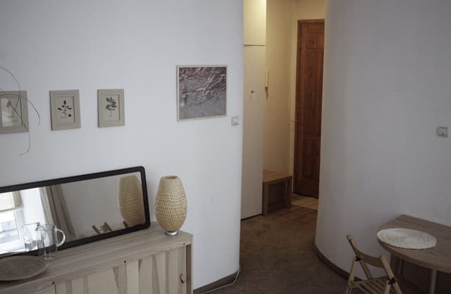 Stylowe studio w zabytkowej kamienicy przy Mokotowskiej - Zdjęcie 3/11
