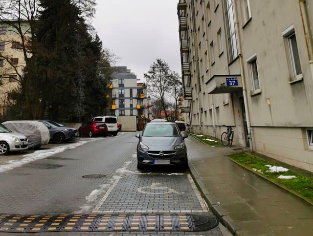 Przestronne 42m² w zielonej części Bronowic - doskonała lokalizacja - Zdjęcie 3/16