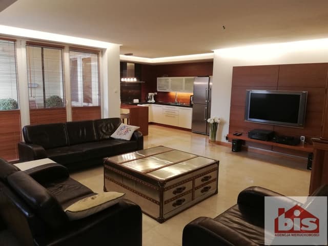 Luksusowy apartament w prestiżowej dzielnicy Stare Bojary - Zdjęcie 2/12