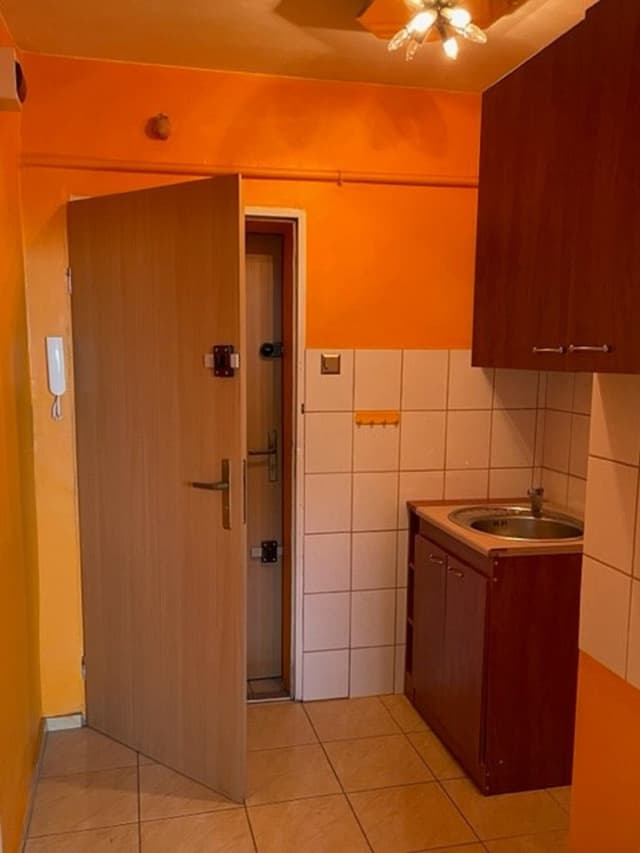 Przytulna kawalerka w Bieżanowie-Prokocimiu, świetna lokalizacja - Zdjęcie 2/6