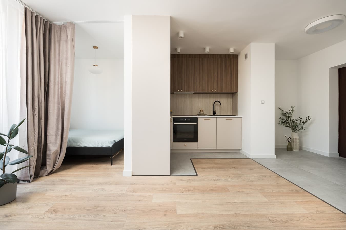 Urokliwe 30m² na Pradze-Północ - doskonała lokalizacja i cena - Zdjęcie 1/15