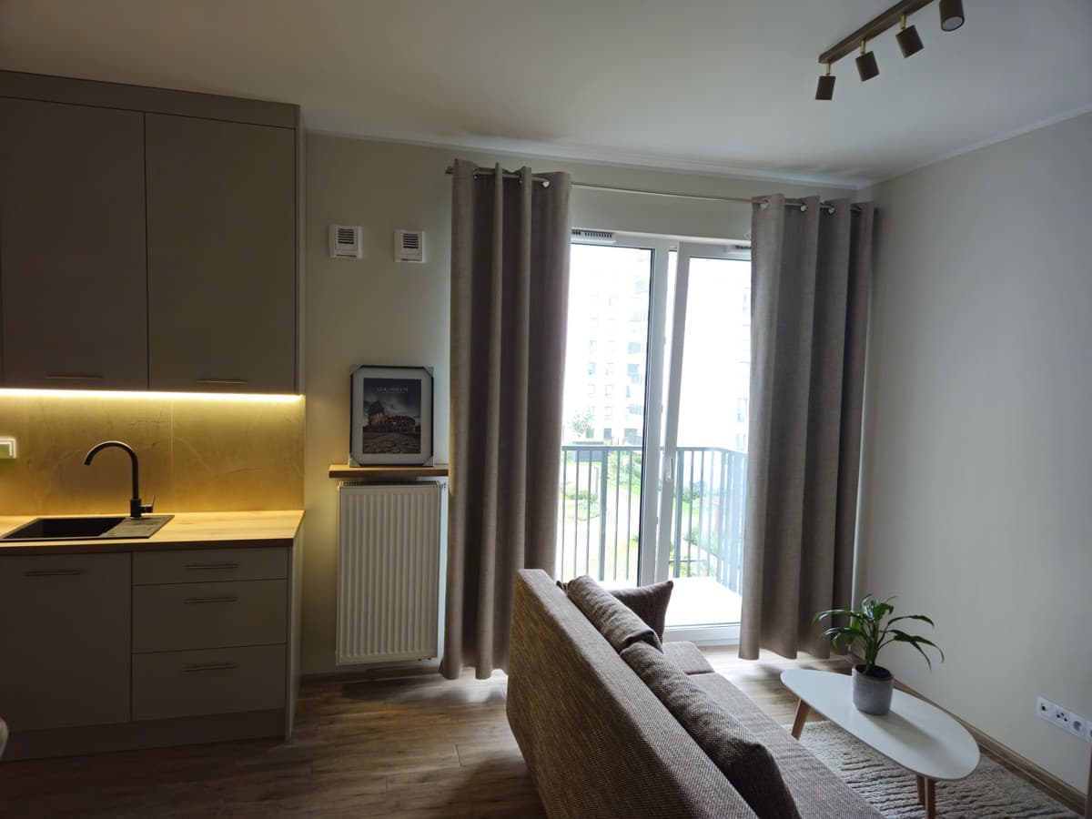 Komfortowa, dwupokojowa kawalerka w Ursusie po remoncie - Zdjęcie 1/14