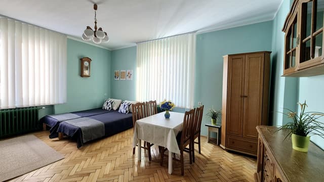 Przestronne 40 m² przy al. 1 Maja - miejski komfort w dobrej cenie - Zdjęcie 2/12