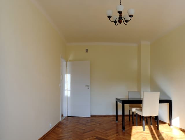 Stylowe 2 pokoje na Żoliborzu w budynku z 1939 - Zdjęcie 3/5