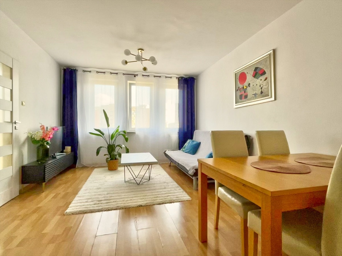 Funkcjonalne mieszkanie w Bielanach blisko lasu - Zdjęcie 1/11