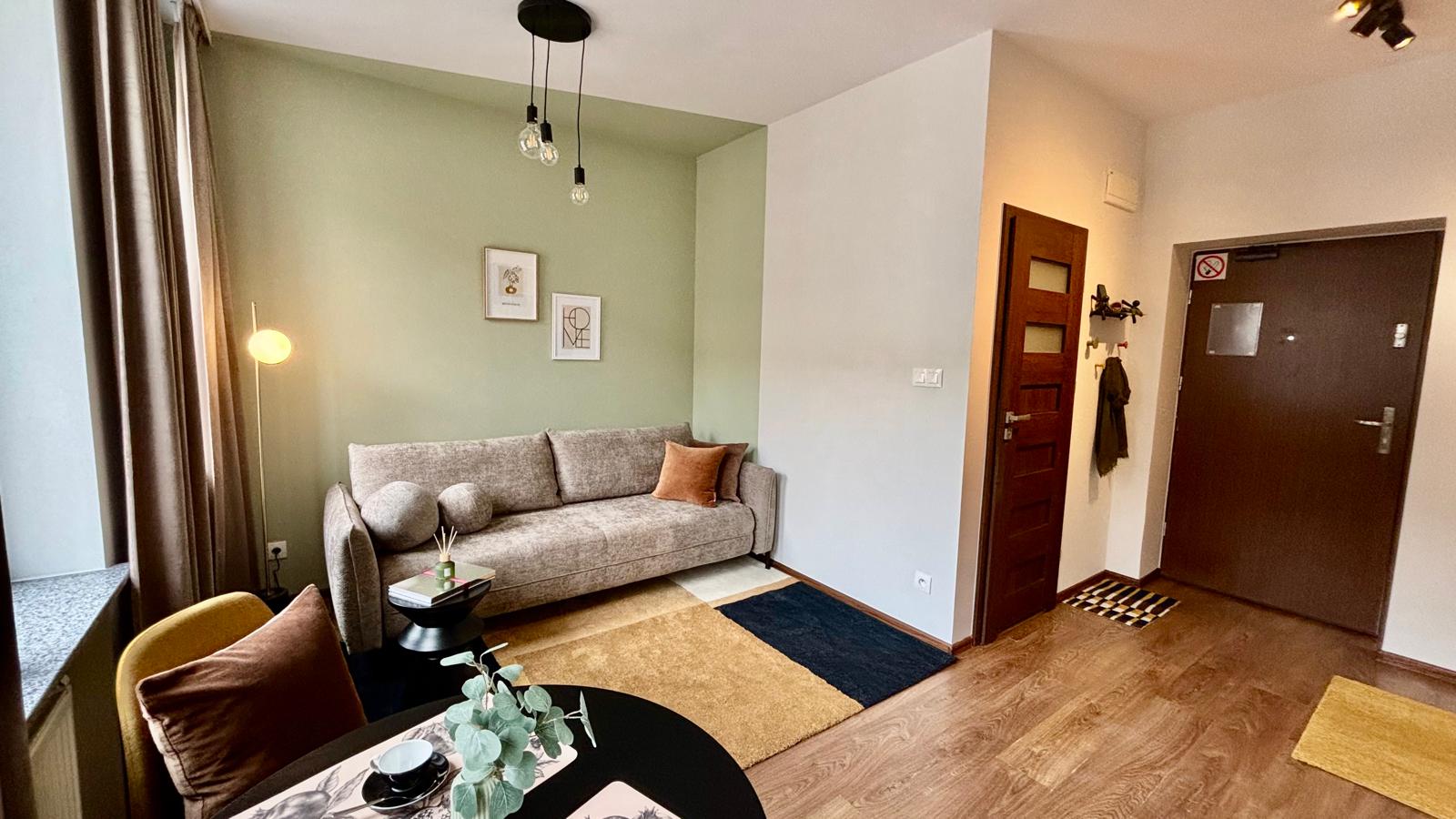 WYNAJMĘ KAWALERKĘ W BARDZO DOBREJ LOKALIZACJI UL. LEA-BEZPOŚREDNIO - Zdjęcie 1/7