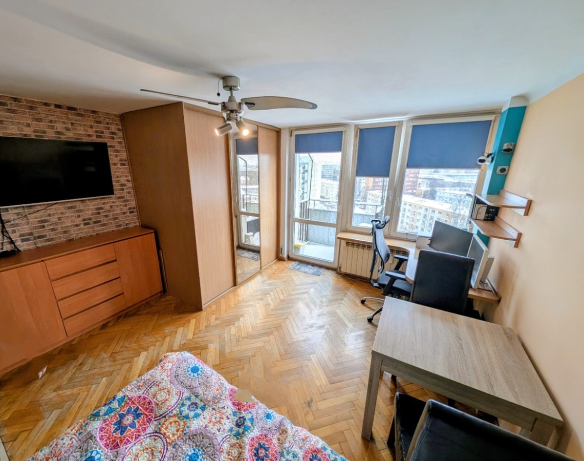 Funkcjonalny apartament na Pradze-Północ - Zdjęcie 1/14