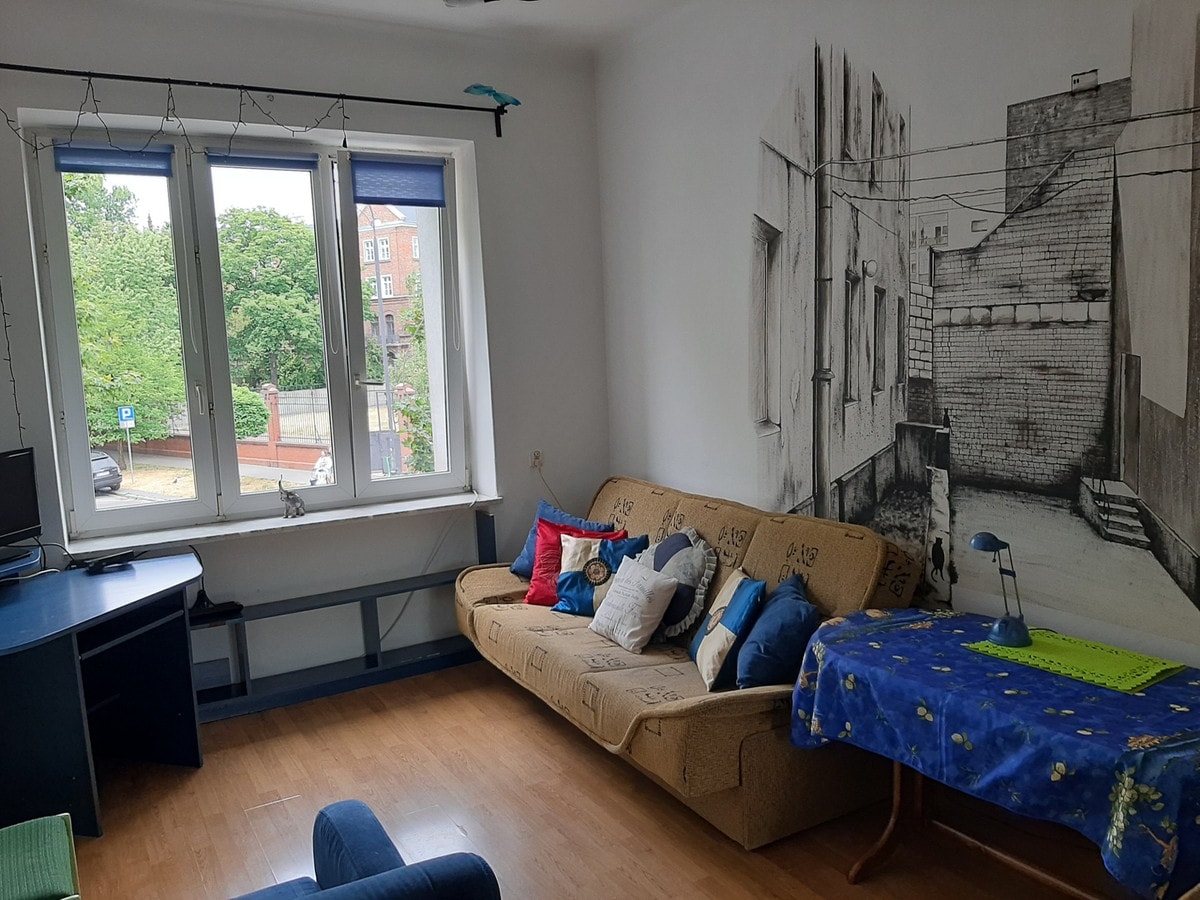 Umeblowane mieszkanie na Pradze-Północ z balkonem - Zdjęcie 1/6