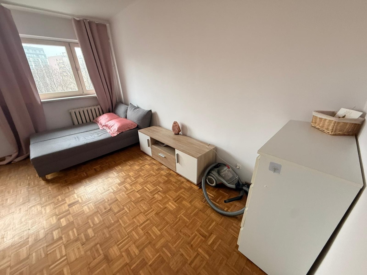 Funkcjonalne mieszkanie na Woli – idealne na start - Zdjęcie 1/4