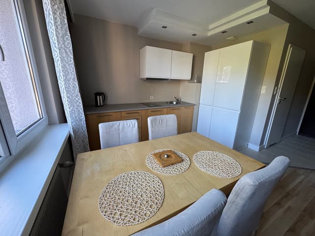 Przytulna kawalerka w spokojnej okolicy VII Dworu - Zdjęcie 3/6