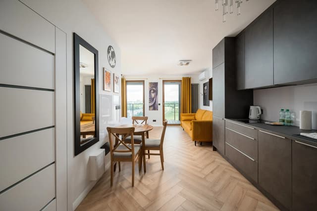 Nowoczesny apartament z widokiem na Tor Służewiec, Mokotów - Zdjęcie 3/6