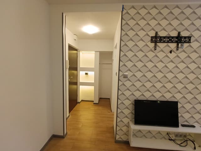 Kompaktowe mieszkanie w Warszawie z potencjałem - Zdjęcie 5/6