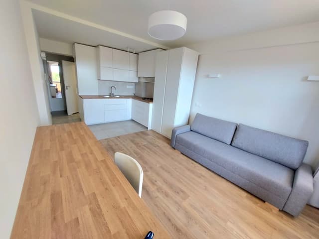 Przestronna kawalerka w sercu Woli - doskonała lokalizacja - Zdjęcie 2/8