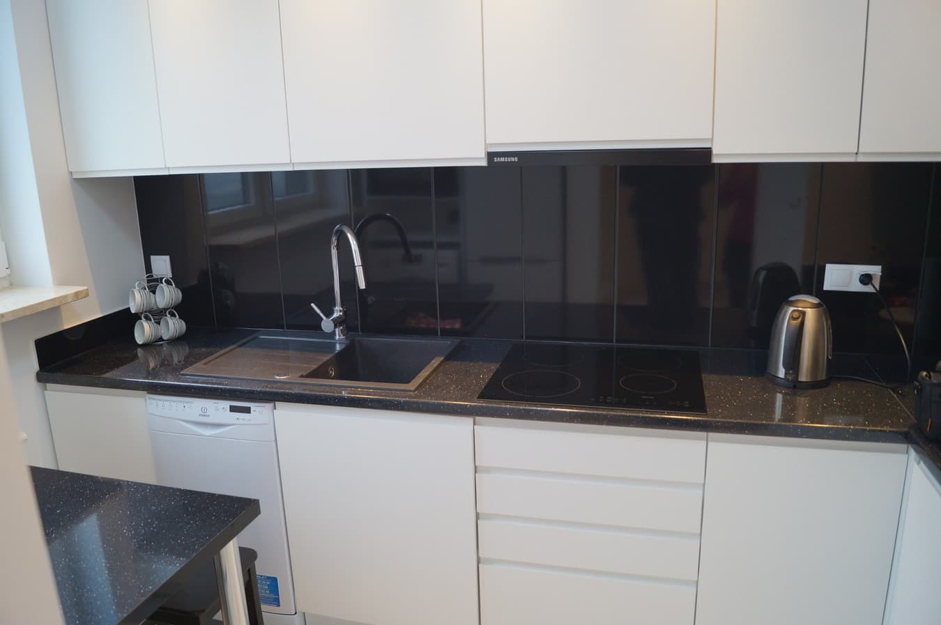 Przytulne 28m² na Targówku, w pełni wyposażone, świetna lokalizacja - Zdjęcie 1/7