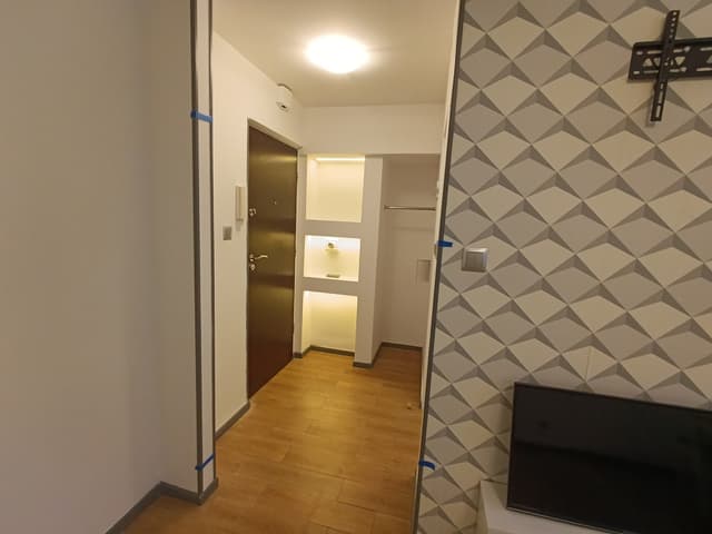 Kompaktowe mieszkanie w Warszawie z potencjałem - Zdjęcie 2/6