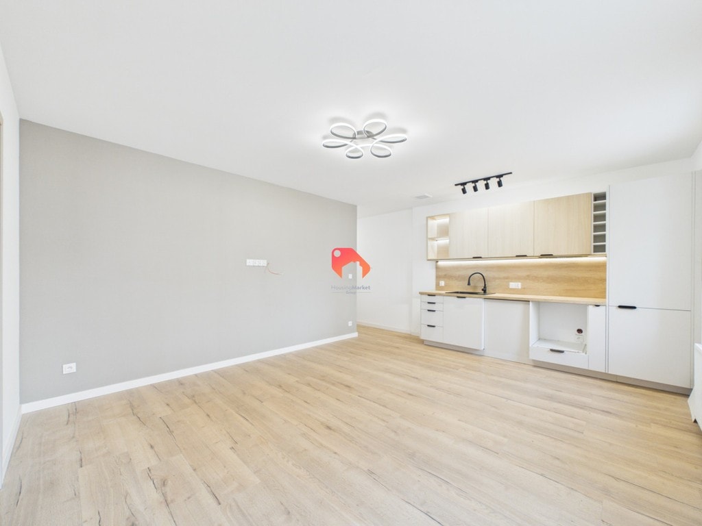 Stylowe 3 pokoje po ремонці z ogrzewaniem miejskim w centrum - Zdjęcie 1/9