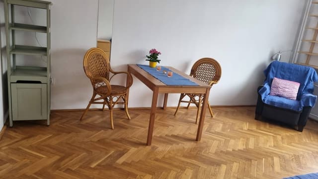 Przytulne i słoneczne mieszkanie na zielonym Żoliborzu - Zdjęcie 2/6