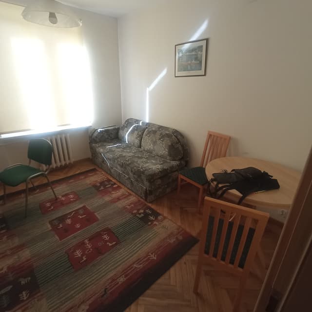 Przytulna, wyposażona kawalerka do wynajęcia na Ochocie - Zdjęcie 4/10