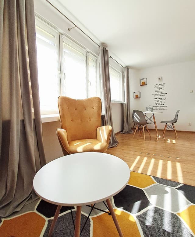 Funkcjonalny apartament w Łodzi z dobrą lokalizacją - Zdjęcie 2/16