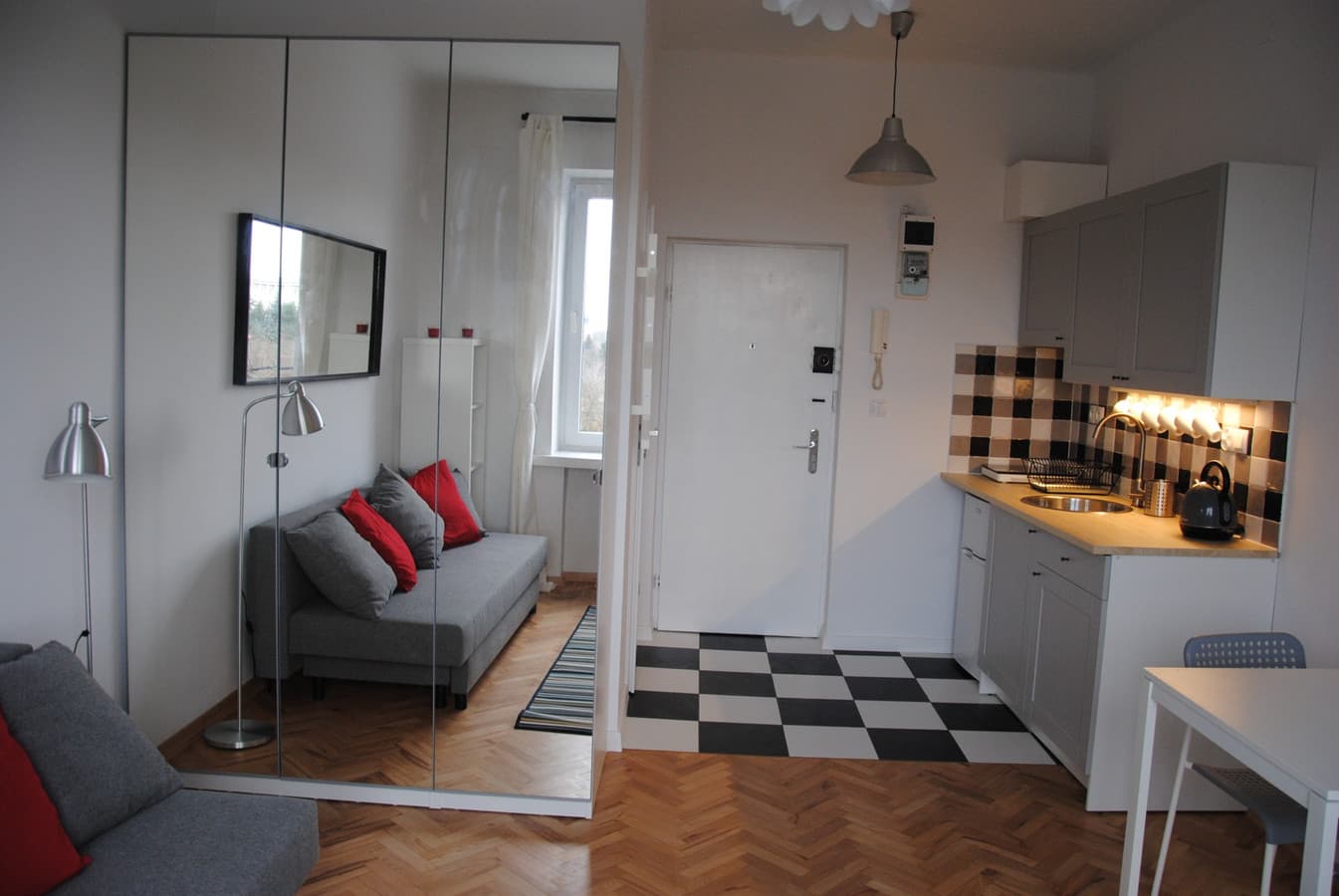 Przytulne studio w prestiżowym Mokotowie, pełne wyposażenie - Zdjęcie 1/9