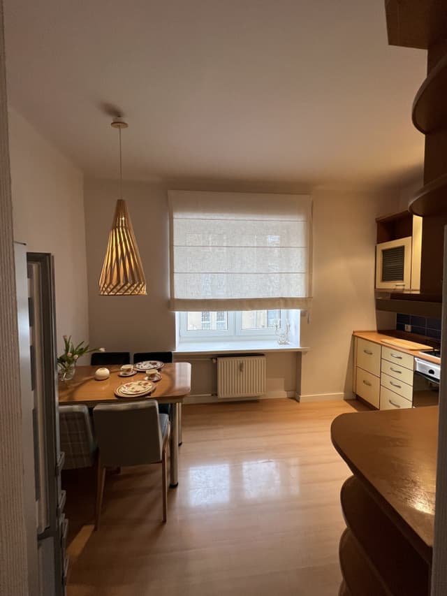 Łódź Bałuty: Wygodne mieszkanie z łatwym dostępem do miasta - Zdjęcie 2/8